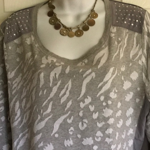 Chico's Tops - NWOT..CHICO’S plus size casual top